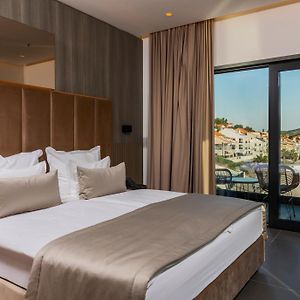 Marinus Beach Hotel